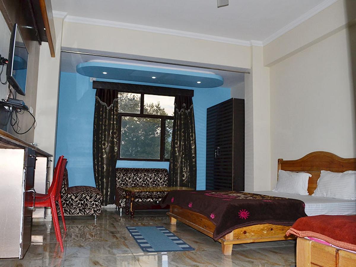Oyo 37525 Hotel Mall Palace Pithoragarh Bagian luar foto