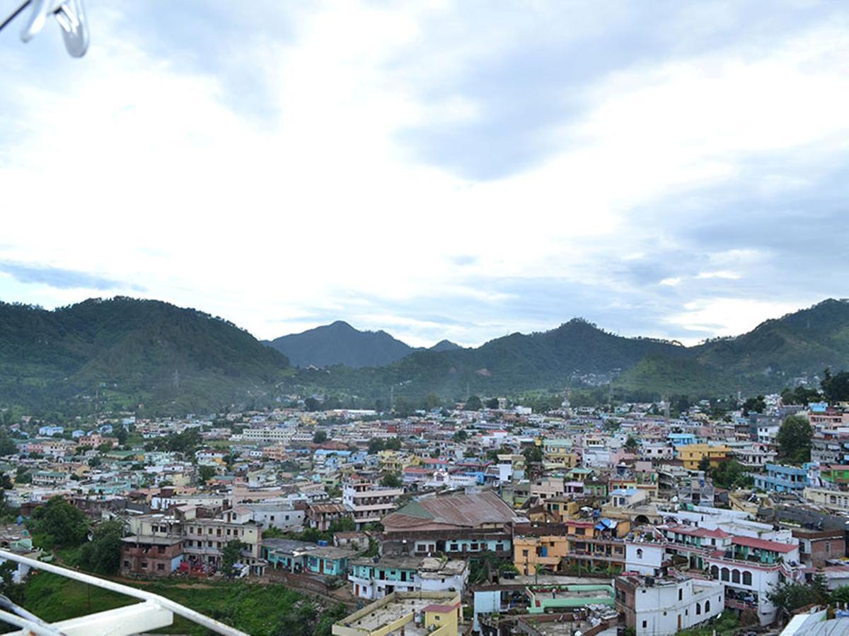 Oyo 37525 Hotel Mall Palace Pithoragarh Bagian luar foto