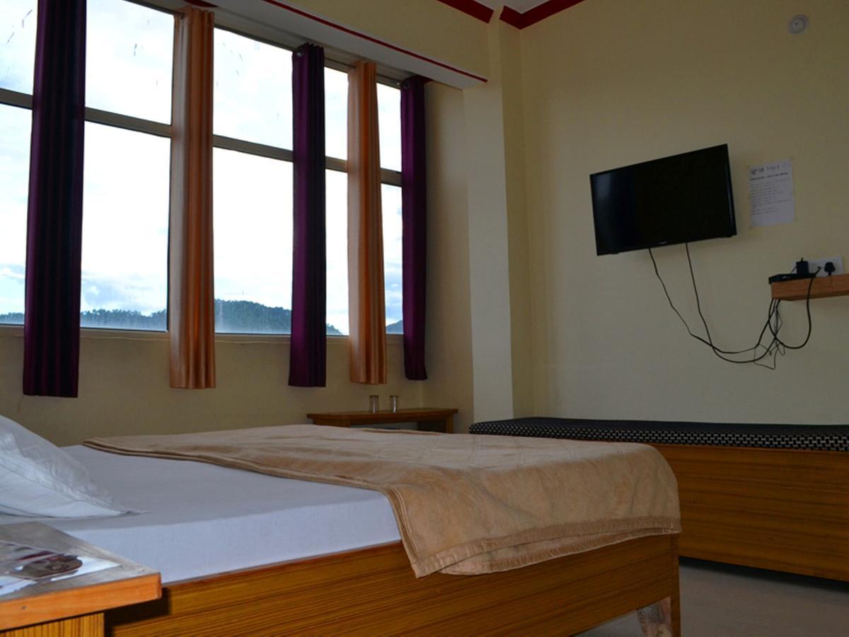 Oyo 37525 Hotel Mall Palace Pithoragarh Bagian luar foto