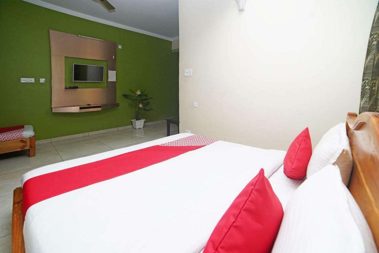 Oyo 37525 Hotel Mall Palace Pithoragarh Bagian luar foto