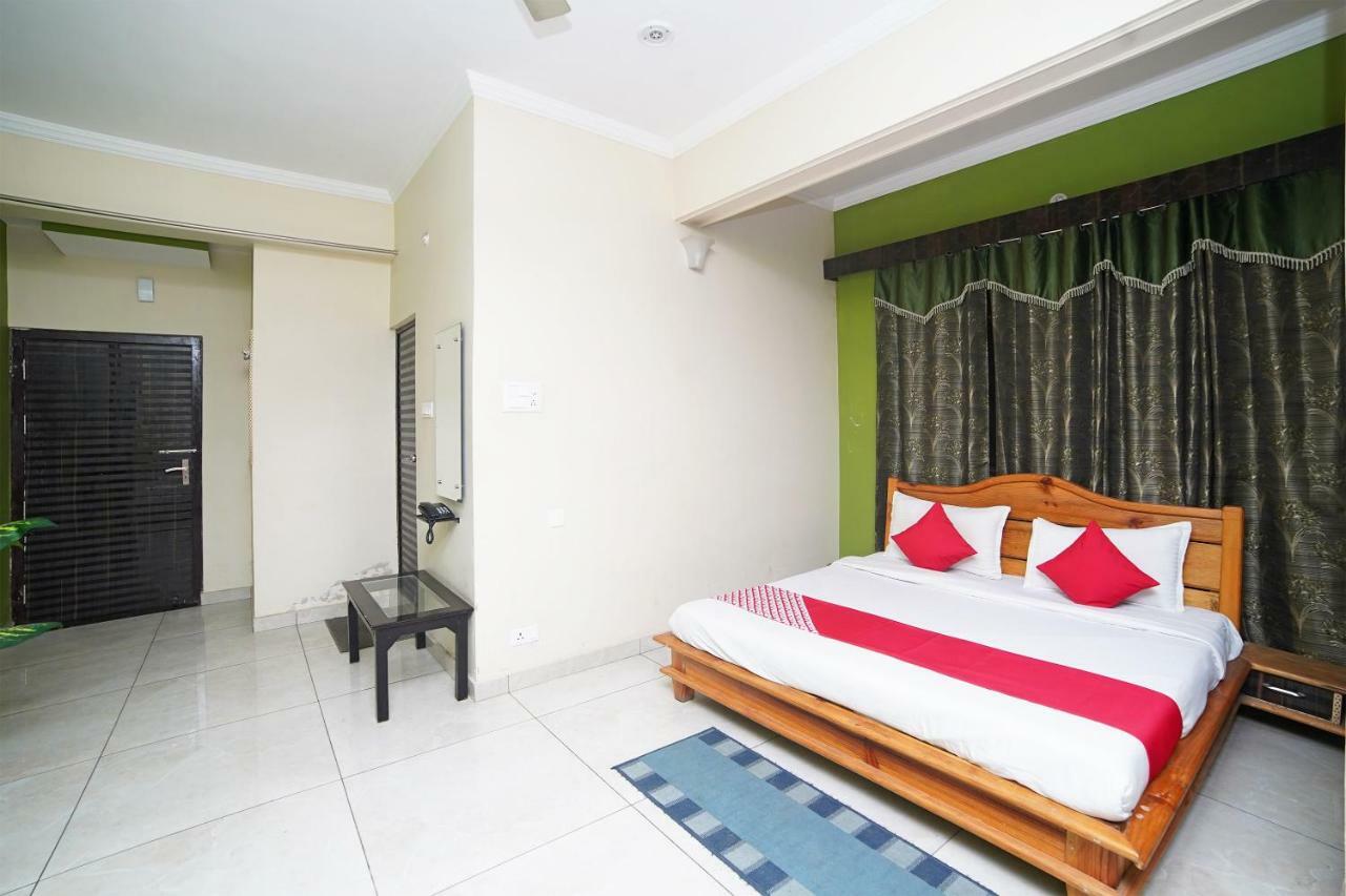 Oyo 37525 Hotel Mall Palace Pithoragarh Bagian luar foto