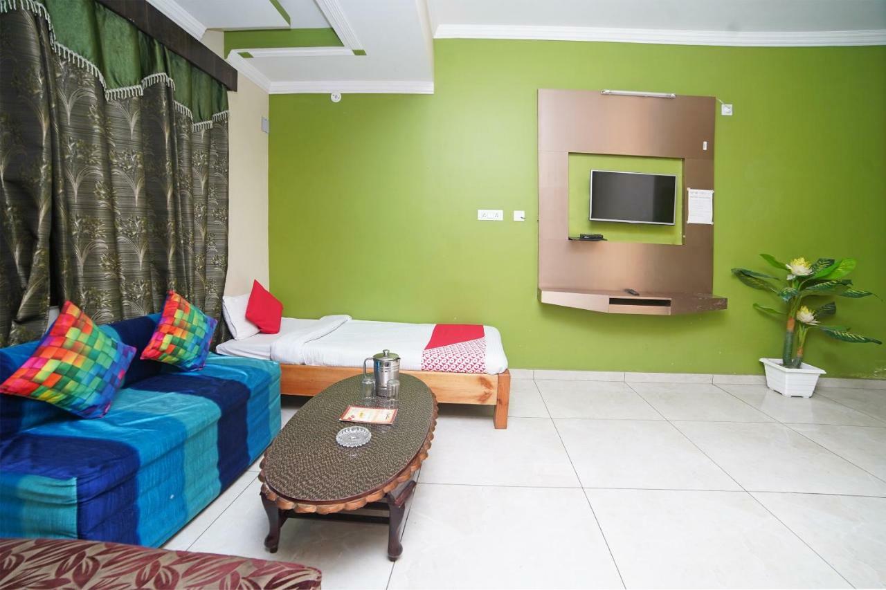 Oyo 37525 Hotel Mall Palace Pithoragarh Bagian luar foto