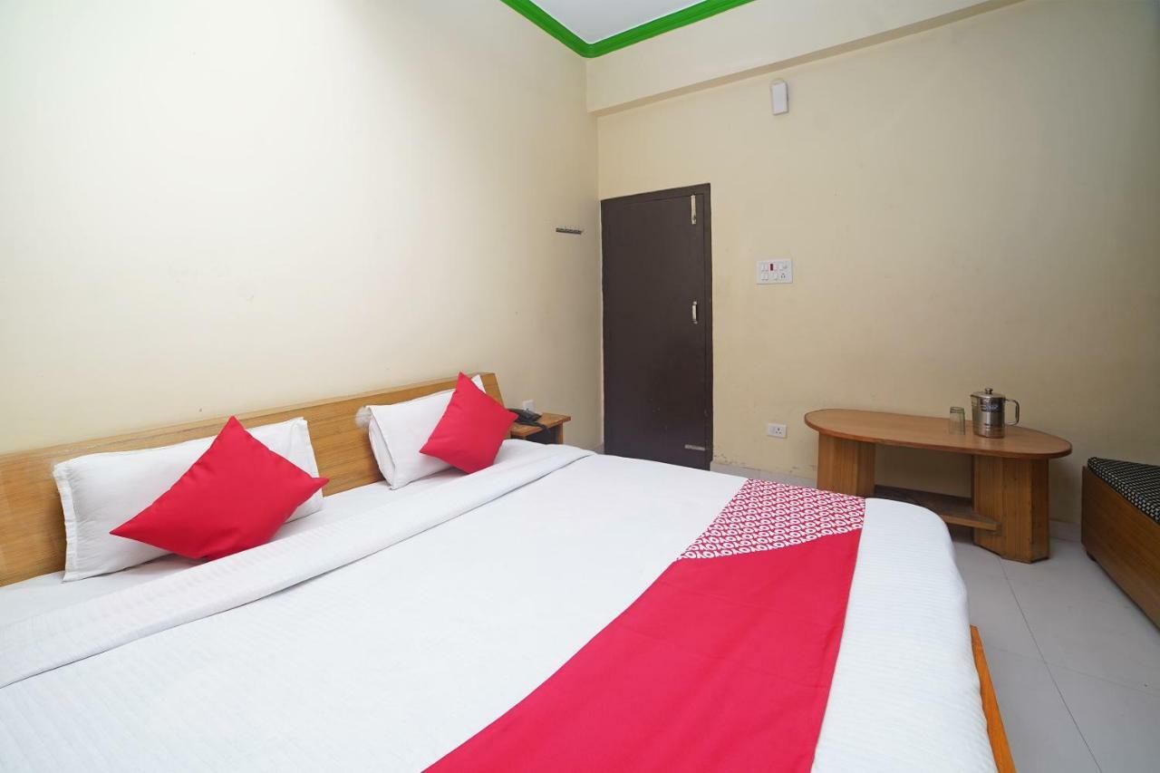 Oyo 37525 Hotel Mall Palace Pithoragarh Bagian luar foto